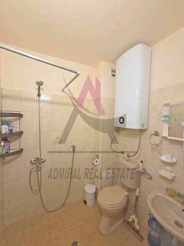 For rent - Apartment in Kolhozen pazar,  Varna