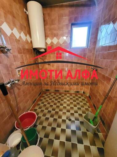 Продажа - Этаж дома в Овчарски,  Хасково