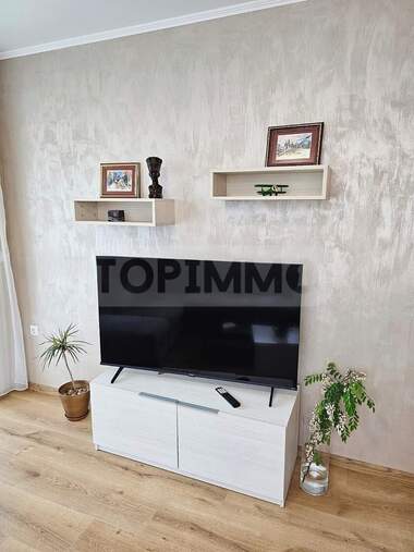 Închiriere - Apartament în Vinița,  Varna