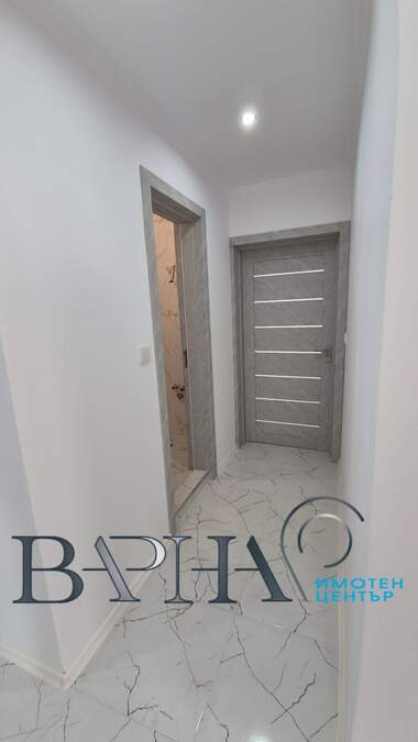 Продажба - Апартамент във ВИНС - Червен площад,  Варна