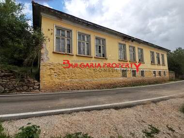 Продажба - Сграда в Трън,  Перник