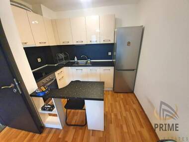 Închiriere - Apartament în Lazur,  Burgas