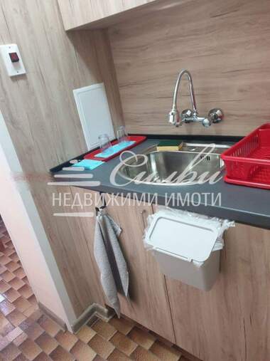 Închiriere - Apartament în Dobrudjanski,  Șumen