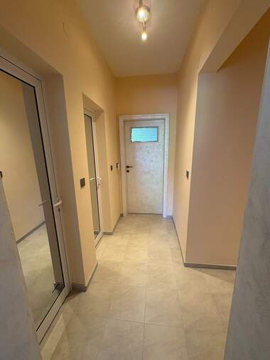 Închiriere - Apartament în Lagera,  Sofia