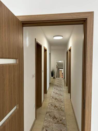 Închiriere - Apartament în Hristo Smirnenski,  Plovdiv