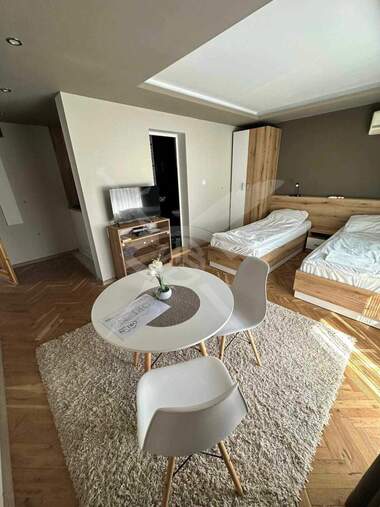 Închiriere - Apartament în VINS - Ceerven ploștiad,  Varna