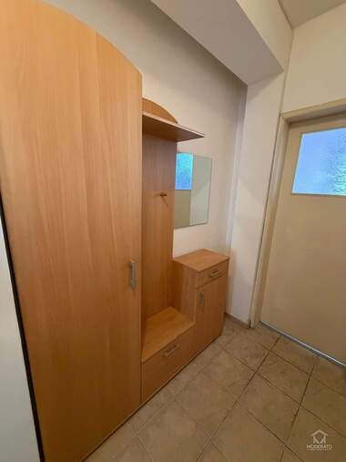 Închiriere - Apartament în Văzrajdane,  Burgas