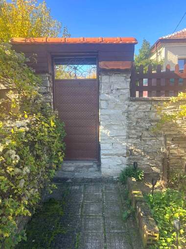 For sale - House in Sredno Gradishte,  Stara Zagora