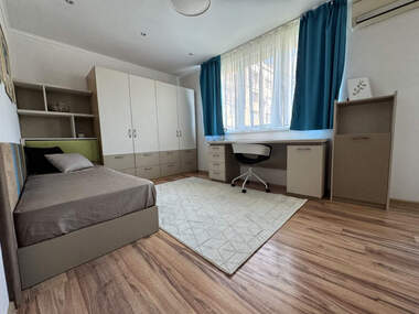 Închiriere - Apartament în Wider Center,  Ruse