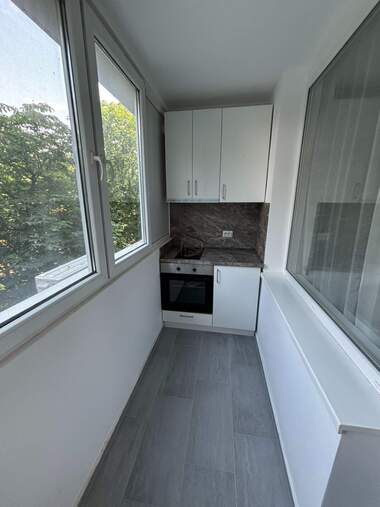 Miete - Wohnung in Wazrajdane,  Burgas