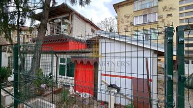 Продажба - Къща в Център,  Перник