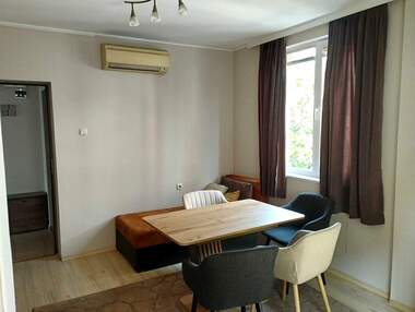 Închiriere - Etaj din casă în Raion Zapaden,  Plovdiv
