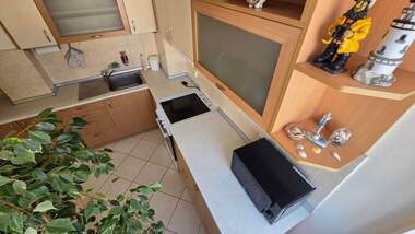 Închiriere - Apartament în Văzrajdane,  Burgas