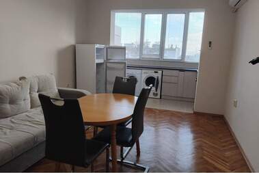 Închiriere - Apartament în Ceaîka,  Varna