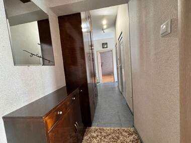 Închiriere - Apartament în Storgozia,  Pleven
