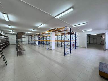 For rent - Storage/Storage Unit in Promishlena zona - Zapad,  Ruse
