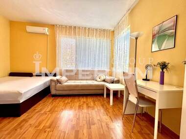 Închiriere - Apartament în Center,  Varna