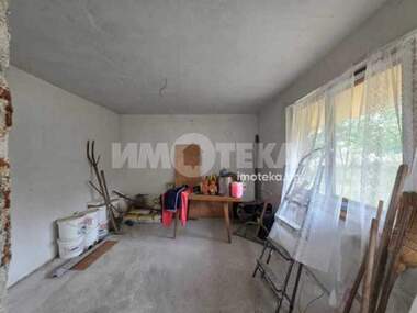 For sale - House in Voluiak,  Sofia