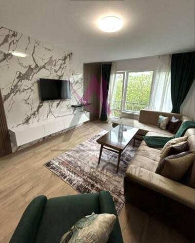 Închiriere - Apartament în Ceaîka,  Varna