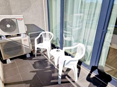 Închiriere - Apartament în Levski,  Varna