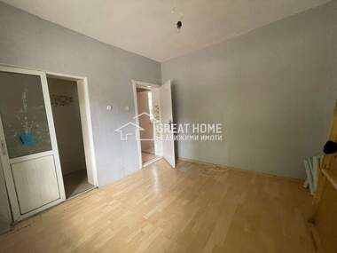 Verkauf - Etage von Haus in Kooperatiwen  pazar,  Targowishte