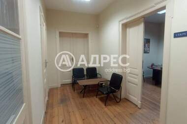 Ενοίκιο - Γραφείο σε Център,  Пловдив