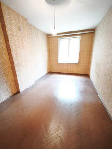 Vânzare - Apartament în Iztok,  Pernik