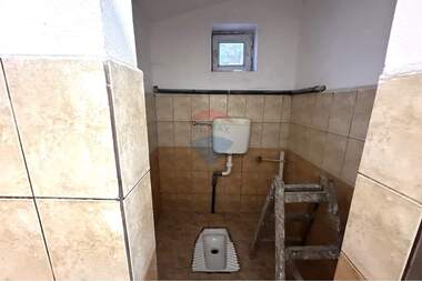For rent - Storage Unit in Promishlena zona - Zapad,  Ruse