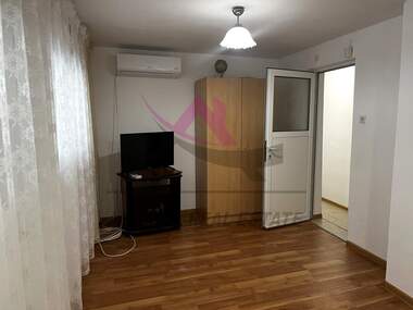 For rent - Floor of a house in Sveti Konstantin i Elena,  Varna