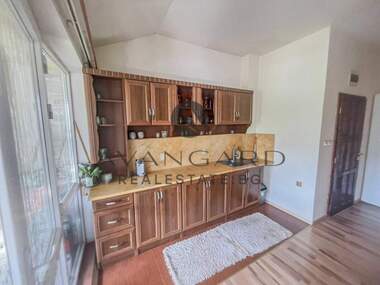 For sale - Apartment in Kiuchuk Parij,  Plovdiv