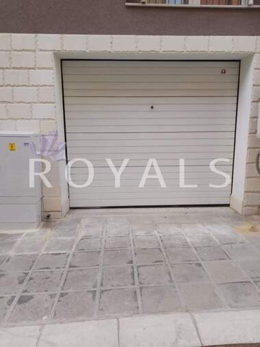Miete - Garage in Business Hotel,  Warna