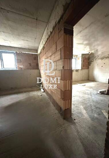Продажба - Апартамент в Колхозен пазар,  Варна