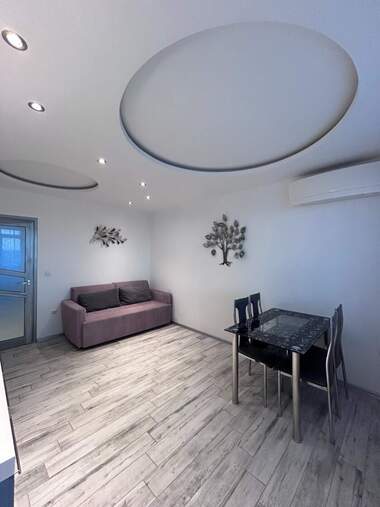 Vânzare - Apartament în Mladost 1,  Varna
