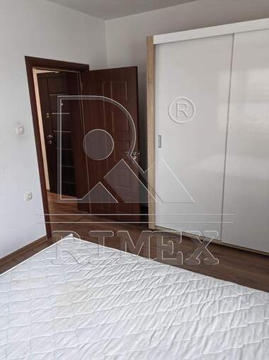 Închiriere - Apartament în Proslav,  Plovdiv