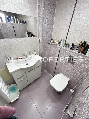 For sale - Apartment in Osvobojdenie,  Razgrad