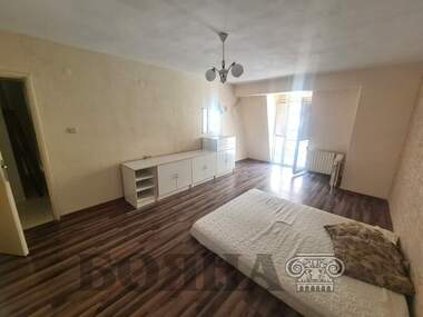 Vânzare - Apartament în Văzrajdane,  Ruse