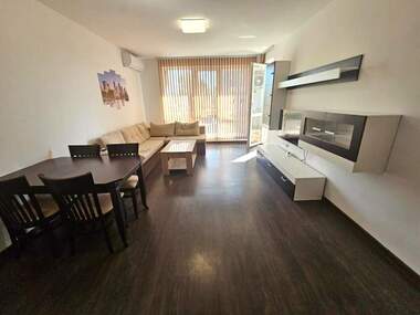 Închiriere - Apartament în Hristo Smirnenski,  Plovdiv