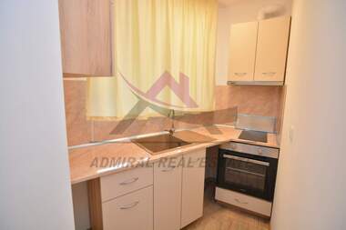 Închiriere - Apartament în Provadia,  Varna