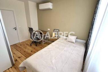 Închiriere - Apartament în Center,  Sofia