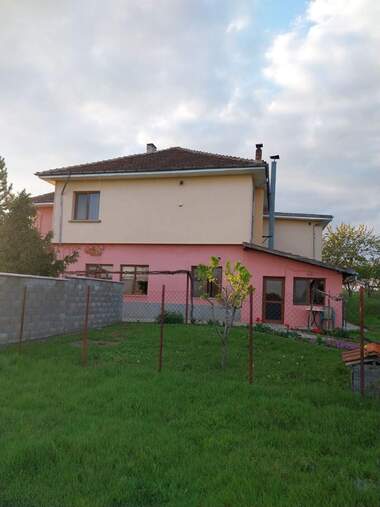 Vânzare - Casă în Dve Mogili,  Ruse