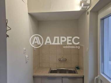 Închiriere - Apartament în Center,  Sofia