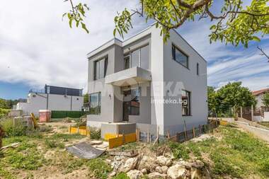 For sale - House in Trakata,  Varna