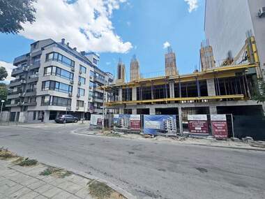Продажба - Апартамент в Център,  Варна