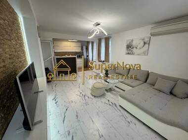 Închiriere - Apartament în Voevodski,  Haskovo