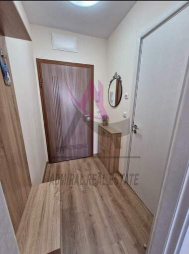 Închiriere - Apartament în Văzrajdane 1,  Varna