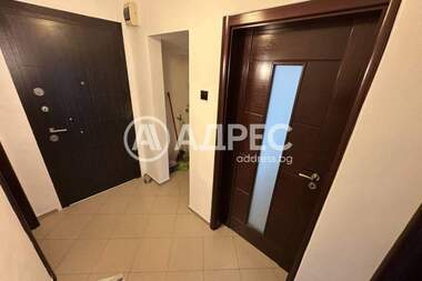 Închiriere - Apartament în Center,  Sofia
