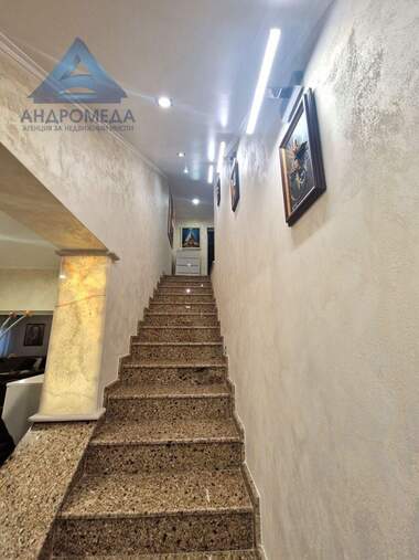 For sale - Apartment in 9-ti kvartal,  Pleven
