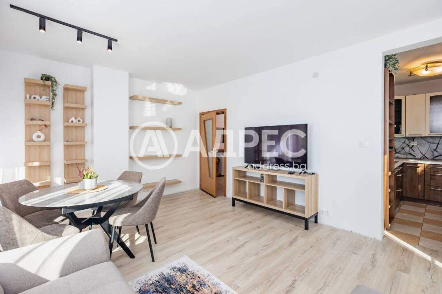 Тристаен Апартамент в Траката, Варна – снимка 3