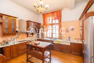 Ενοίκιο - Σπίτι σε Център,  Варна