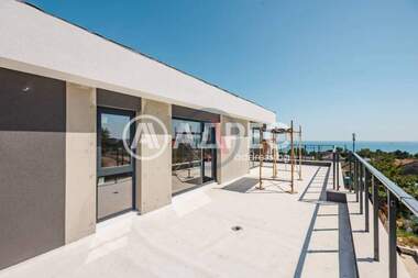 For sale - House in Briz,  Varna